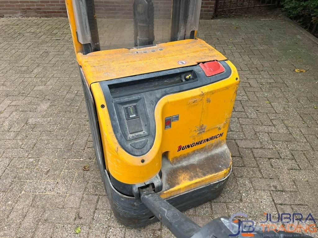 Jungheinrich EJC216 Pedestrian stacker