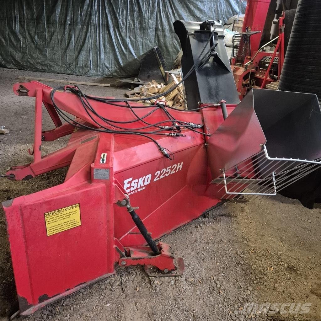 Esko 2252 H Snow throwers