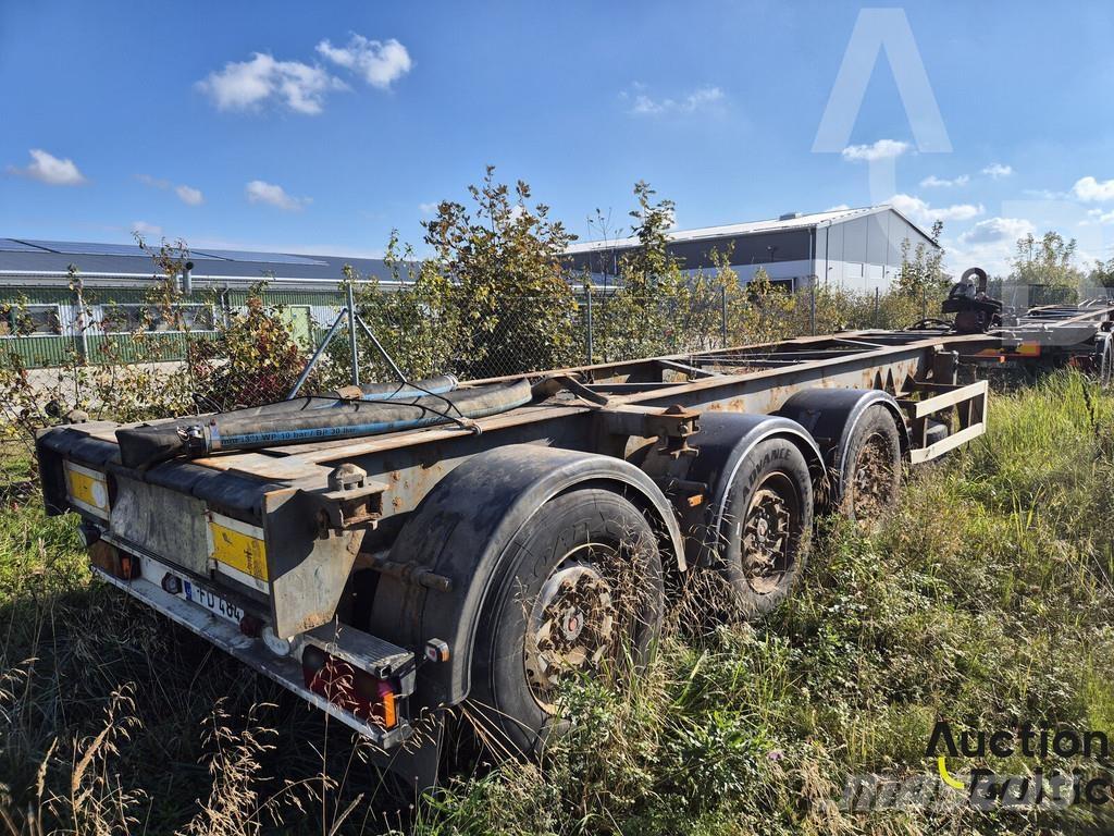 Renders N3ST31L Curtain sider semi-trailers