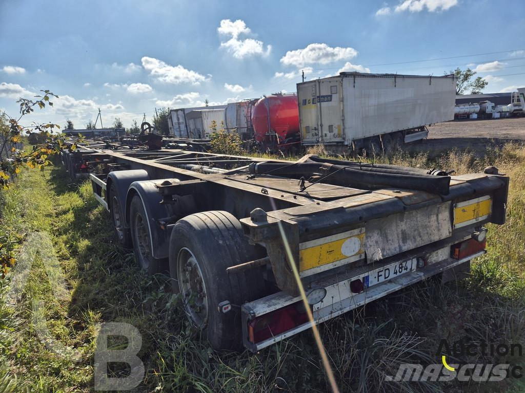 Renders N3ST31L Curtain sider semi-trailers