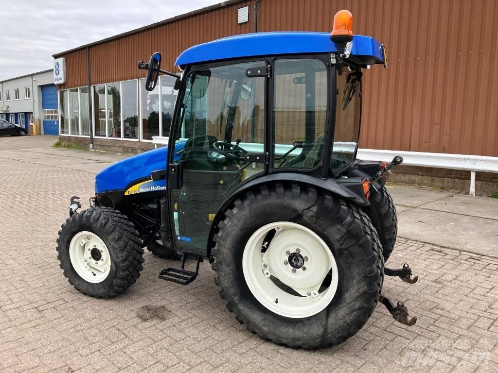 New Holland 3040 Tractors