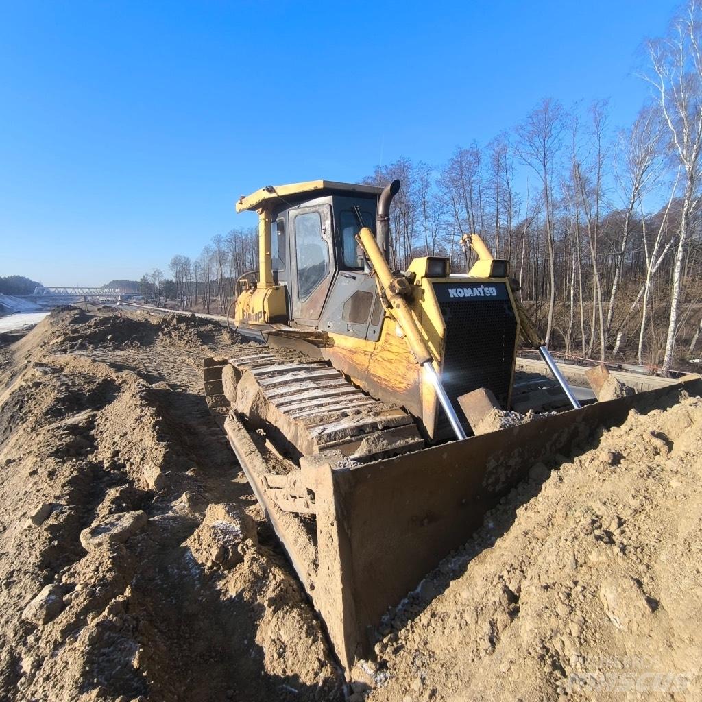 Komatsu D 65 PX-15 Crawler dozers