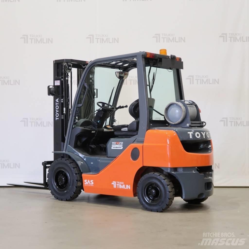 Toyota 02-8FGF25 LPG trucks