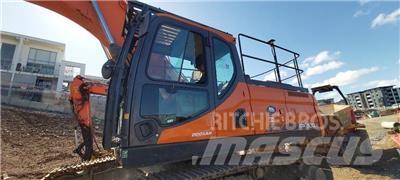 Doosan DX 300 LC Crawler excavators