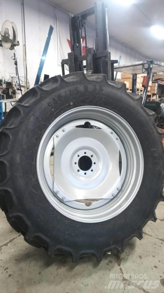 Mitas siirtoajettu Tyres, wheels and rims