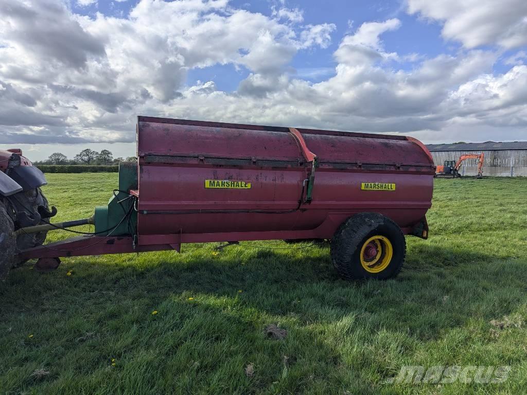 Marshall 105 Manure spreaders