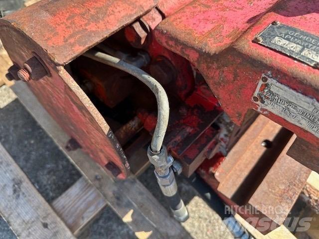 ABI UCHWYT GRODZIC Hydraulic pile hammers