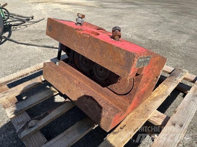 ABI UCHWYT GRODZIC Hydraulic pile hammers