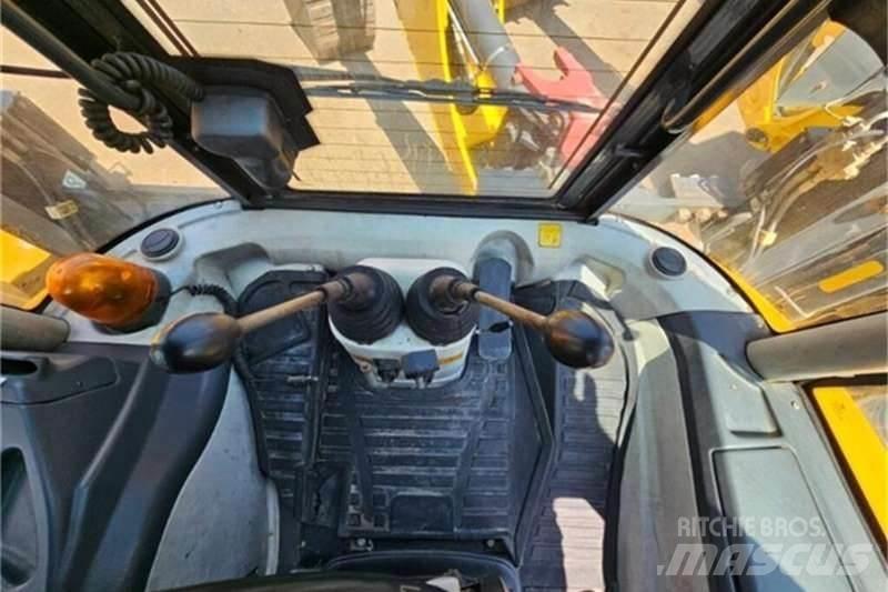 Dezzi CMI 4X4 TLB Backhoe