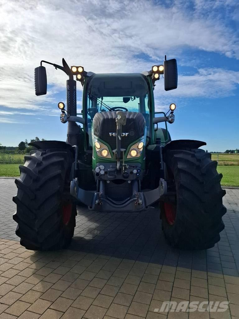 Fendt 516 Vario Tractors