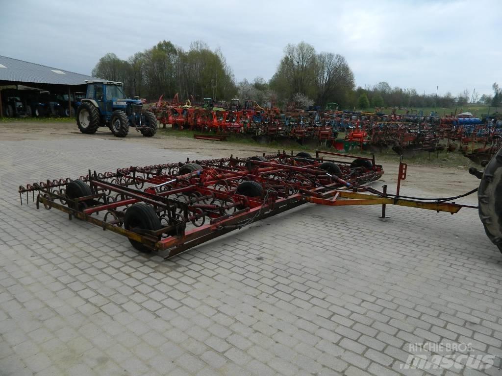 Lilla Harrie 670 Cultivators