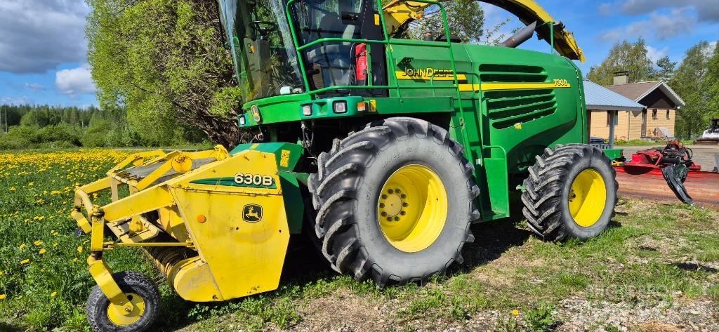 John Deere 7300 Forage harvesters