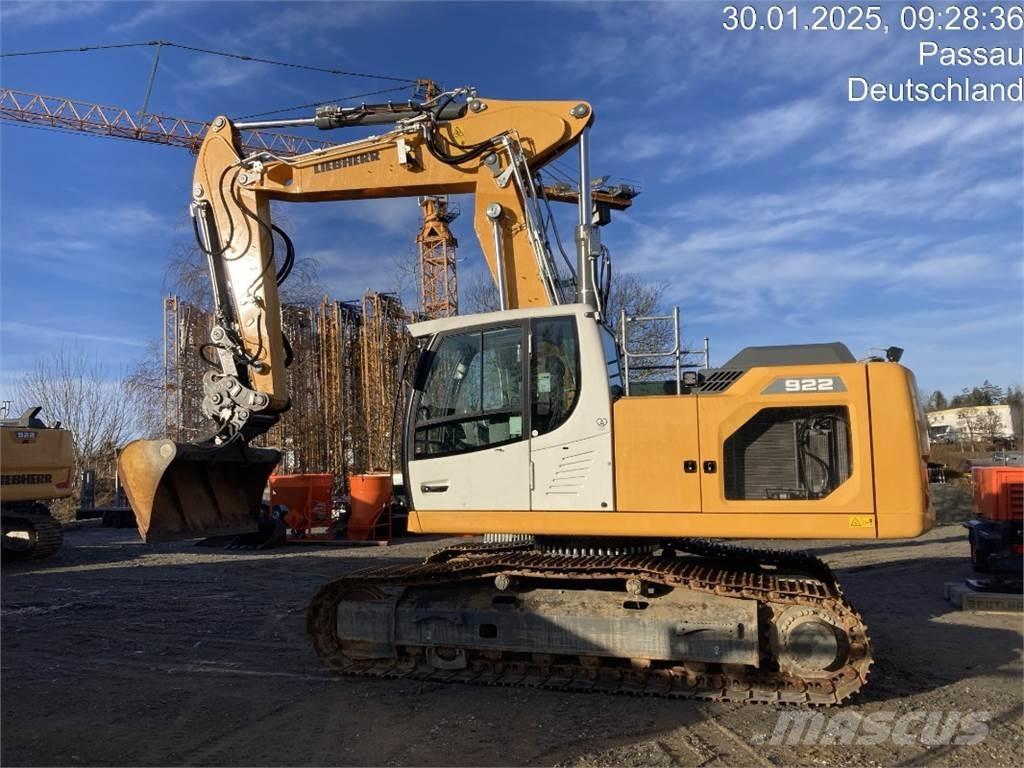 Liebherr R922 Crawler excavators