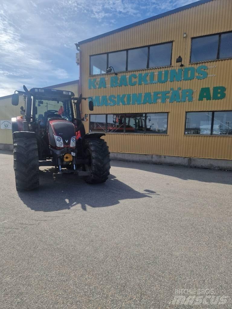 Valtra N143 Tractors