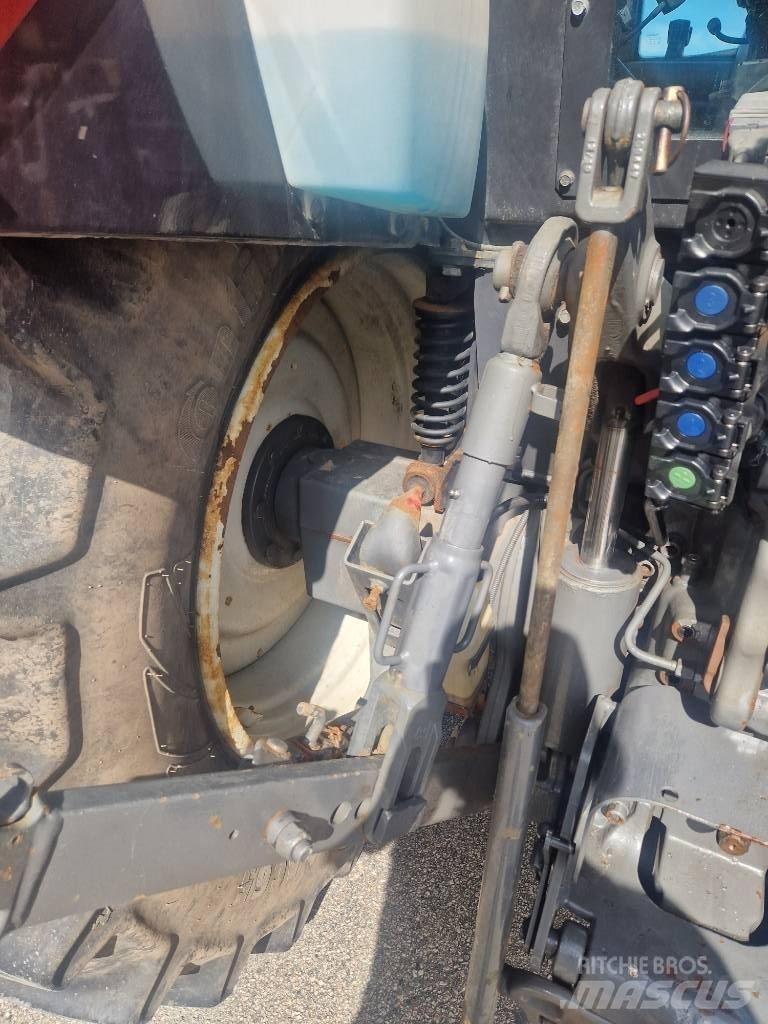 Valtra N143 Tractors