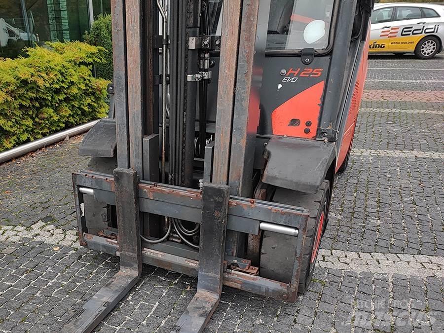 Linde H25D-02 Diesel trucks