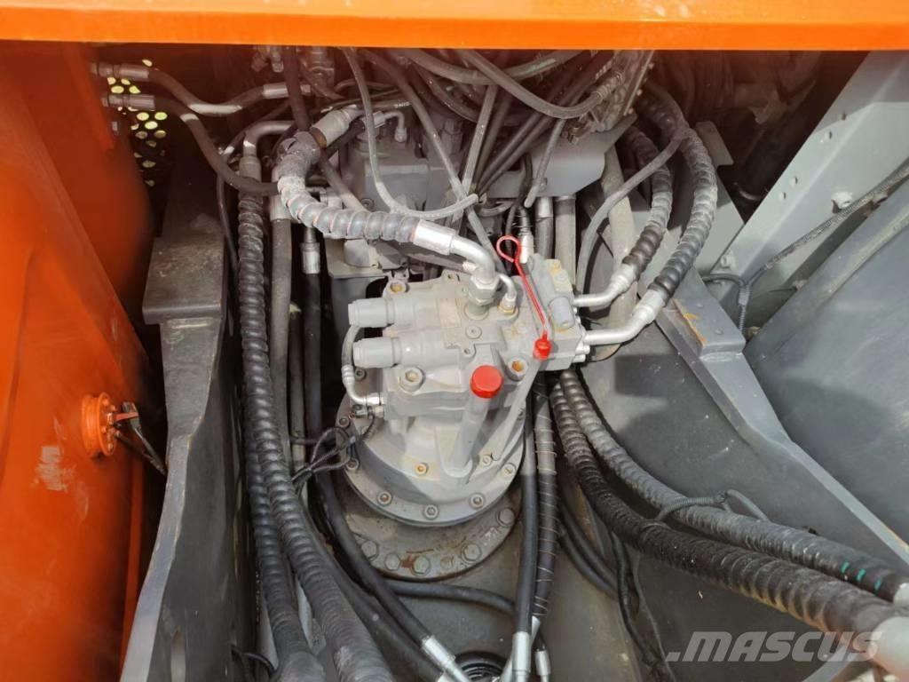 Hitachi ZX200 Crawler excavators