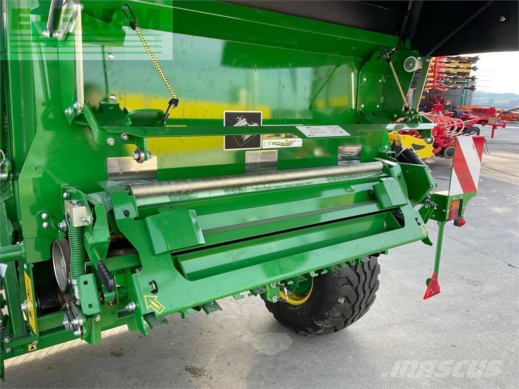 John Deere V451 M Square balers