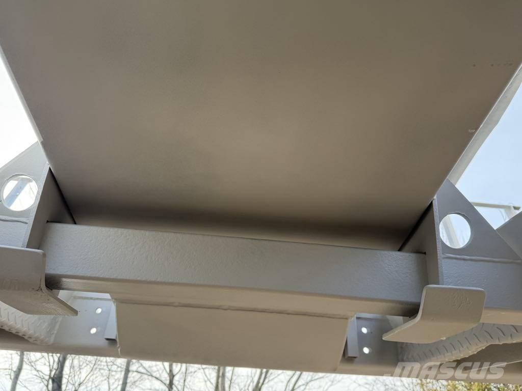 Mercedes Benz Actros Forest machine transport trucks