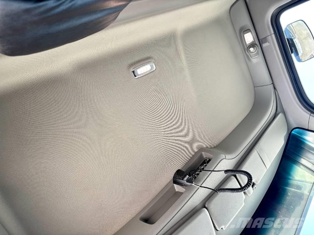 Peterbilt 567 Prime Movers