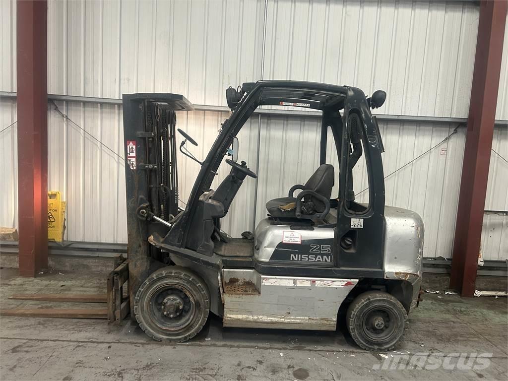 Nissan FD02A25Q Diesel trucks