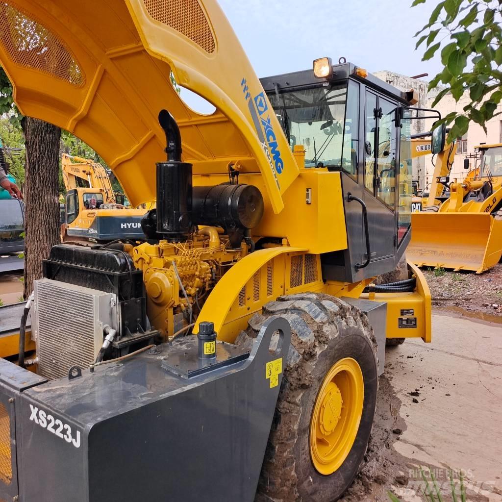 XCMG XS 223 J Single drum rollers