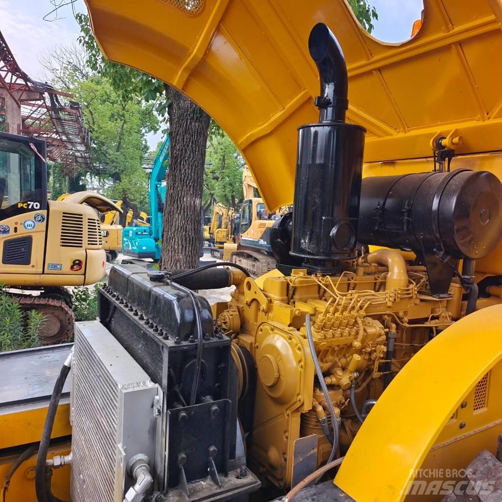 XCMG XS 223 J Single drum rollers