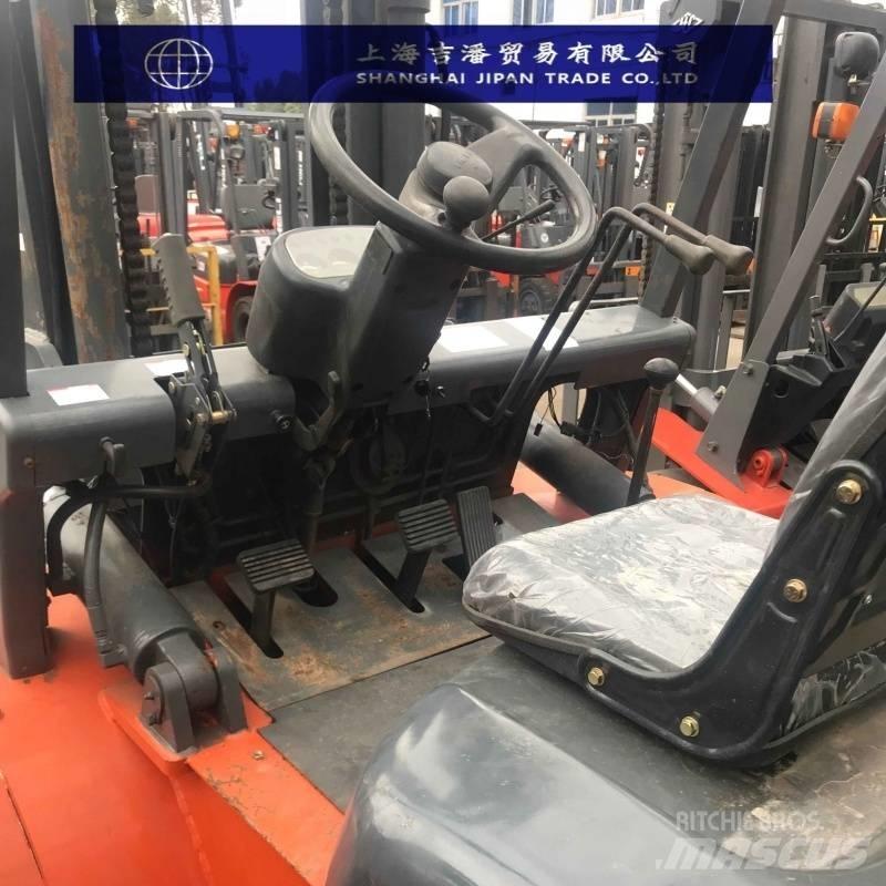 Heli H2000 35 Diesel trucks
