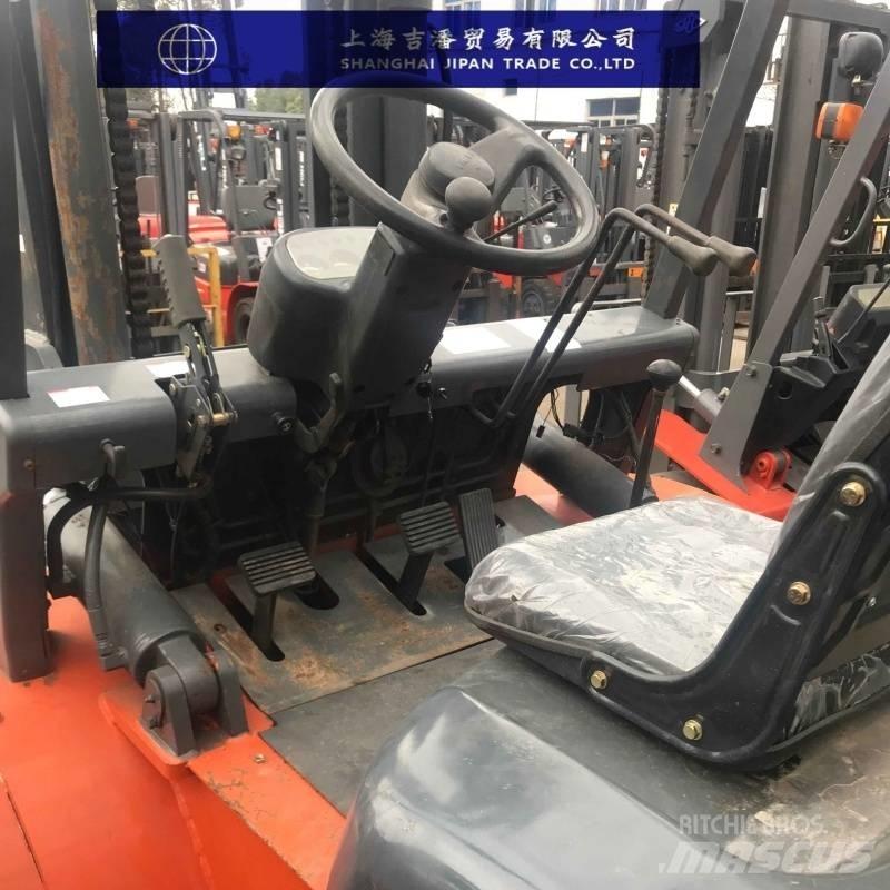 Heli H2000 35 Diesel trucks