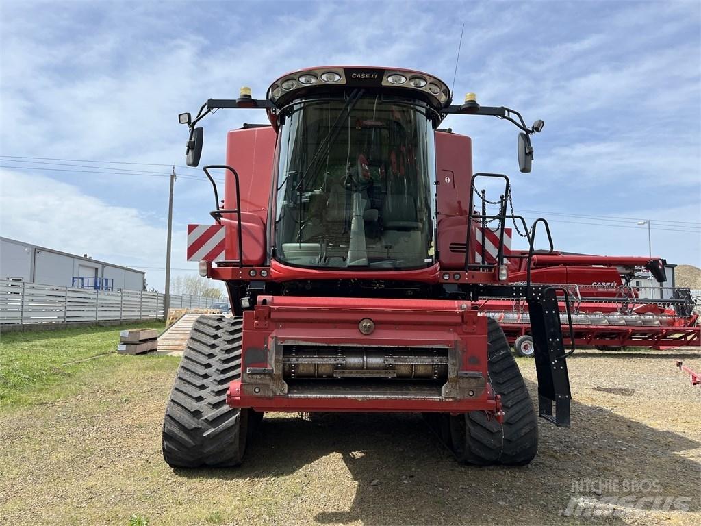 Case IH AF 7240 Combine harvesters