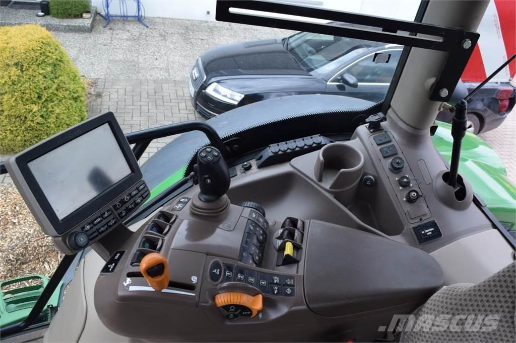 John Deere 6215 R Tractors