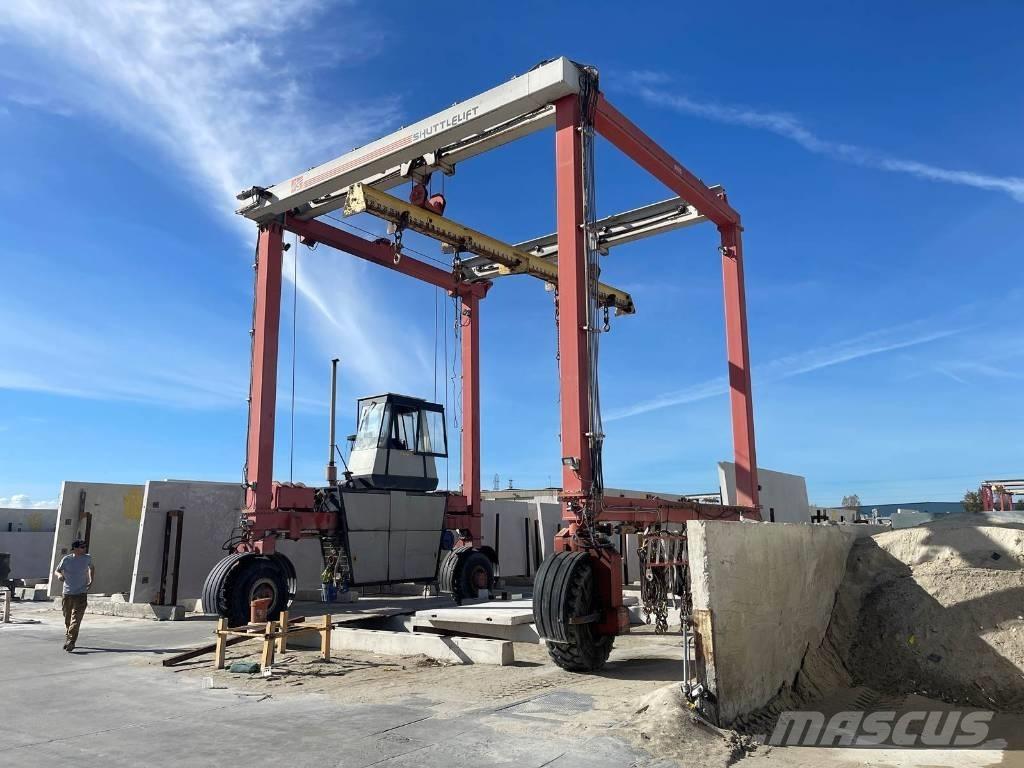Shuttlelift ISL30 All terrain cranes
