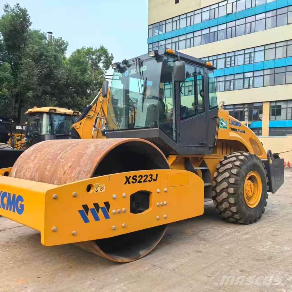 XCMG XS 223 J Single drum rollers