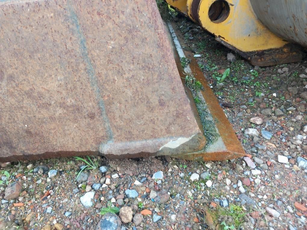 Komatsu WA480-8 Buckets
