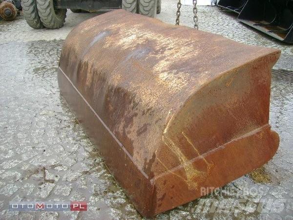  ŁYŻKA SKARPÓWKA Backhoes