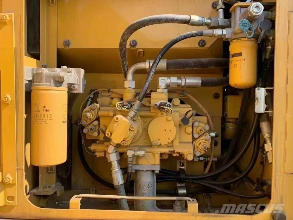 CAT CAT318D Crawler excavators