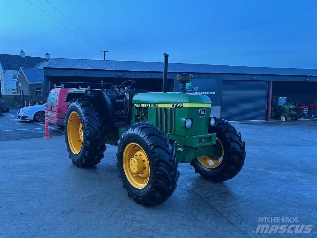 John Deere 2850 Tractors