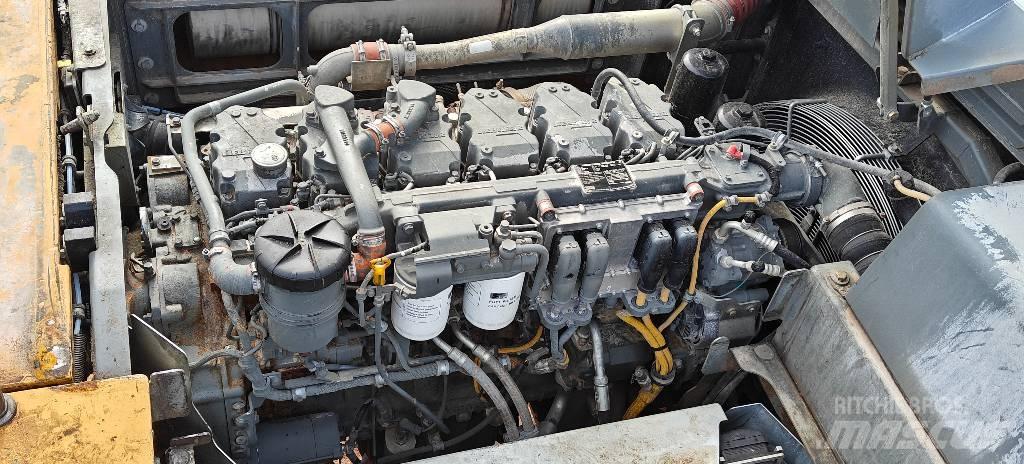 Liebherr R 946 LC Engines