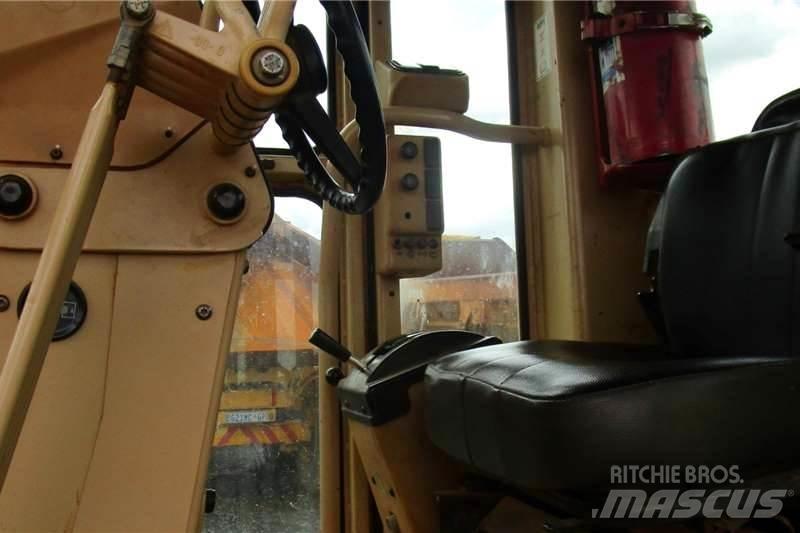 CAT 140H Graders