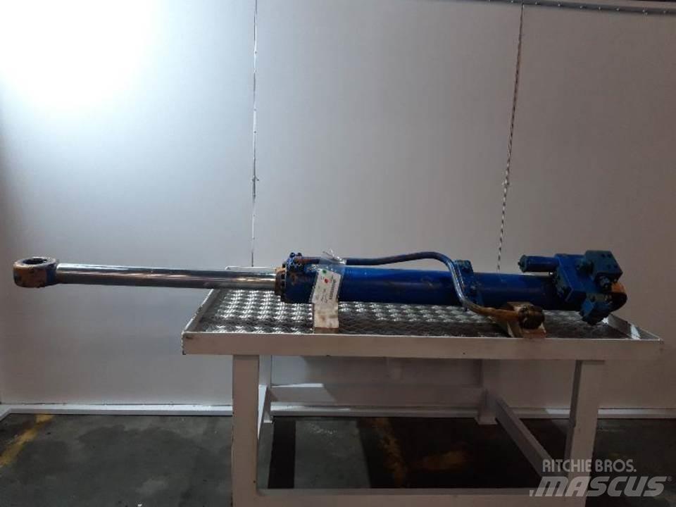 CASE 688B Hydraulics