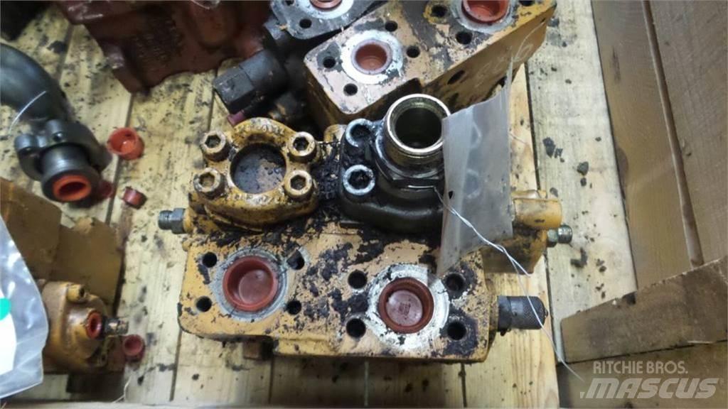 CASE 988 Hydraulics