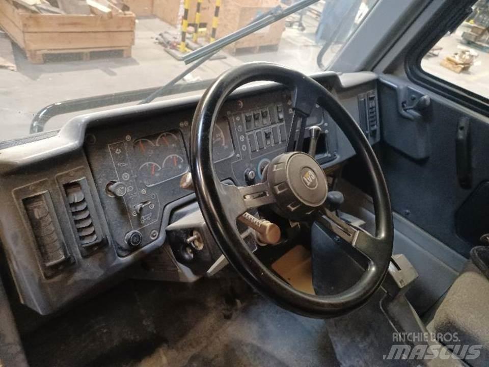 CAT 771D Cabins and interior