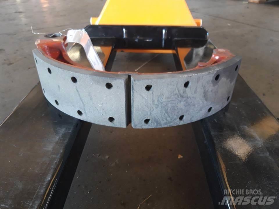 CAT 966C Tracks, chains and undercarriage