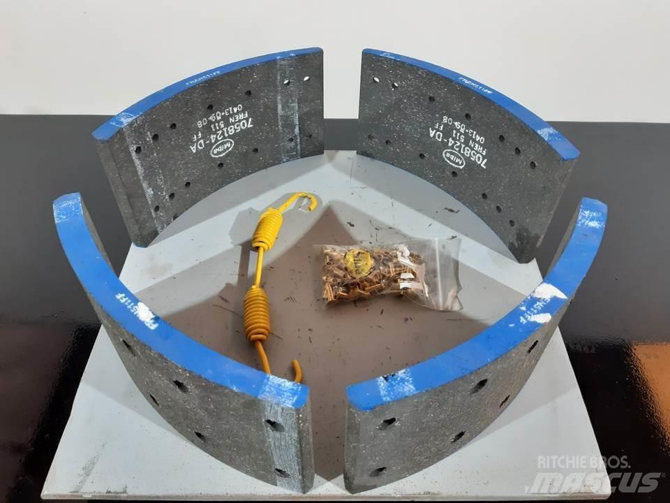 CAT 966D Tracks, chains and undercarriage