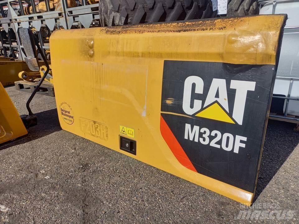 CAT M320F Cabins and interior
