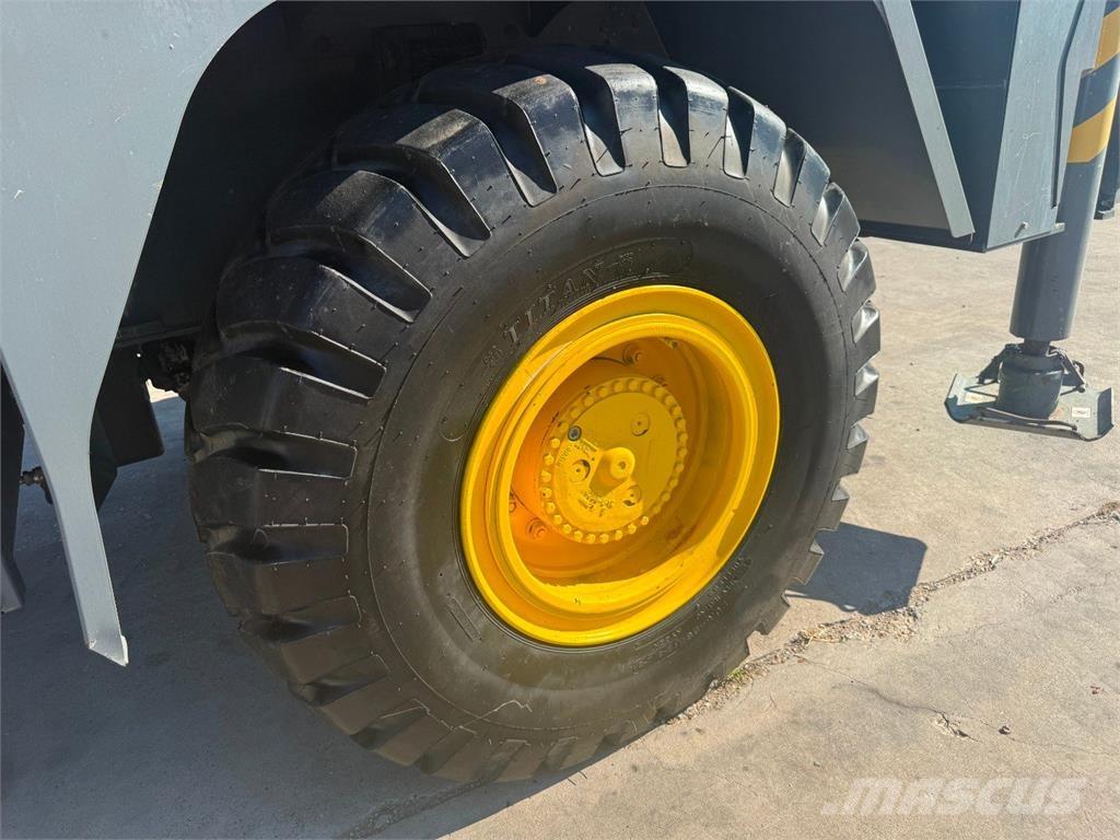 Grove RT540E Rough terrain cranes