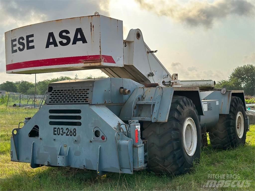Terex RT 775 Rough terrain cranes