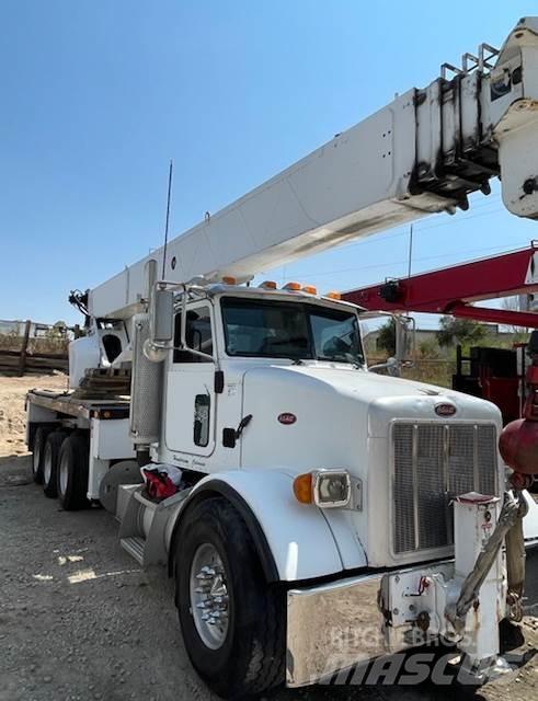 Altec AC38-127S Truck mounted cranes