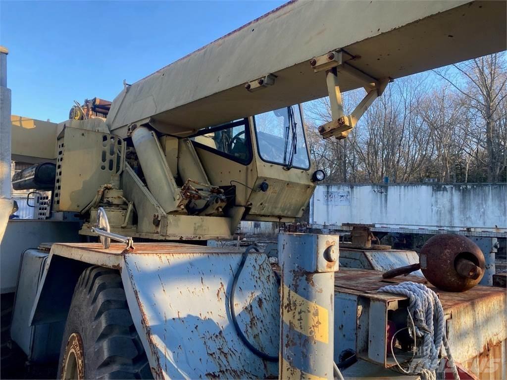 Grove RT525C Rough terrain cranes