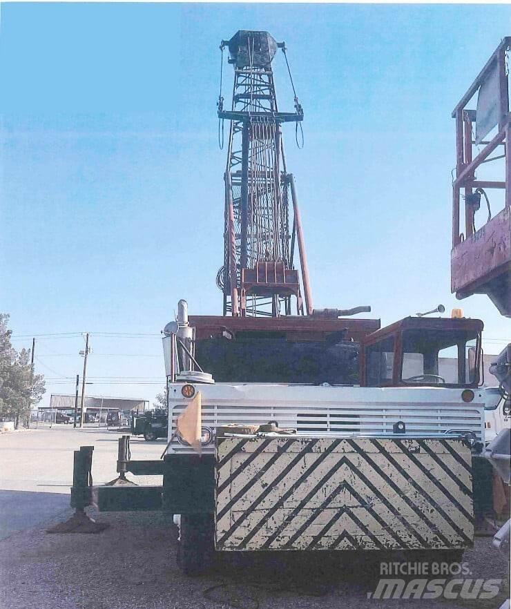 Link-Belt HC-218 All terrain cranes